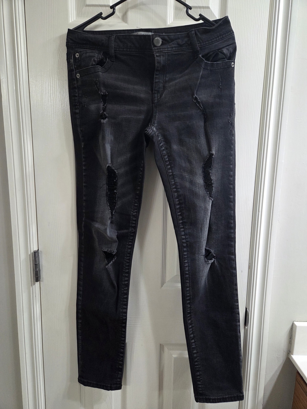 Black Distressed Women’s Jeggings - Stretch Skinny Fit